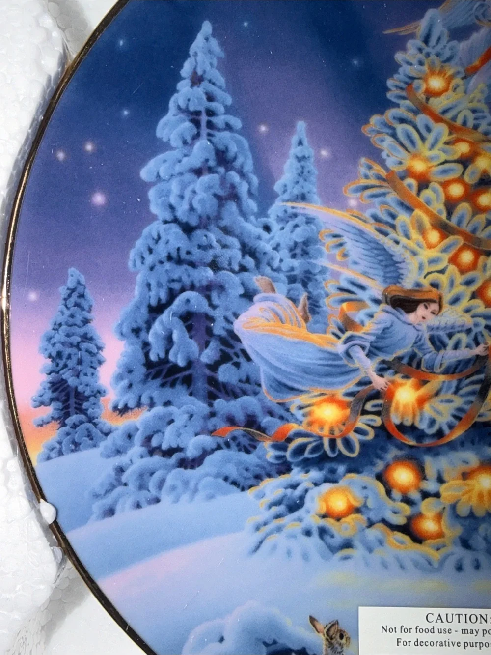 Avon 2005 Decorative Holiday Plate - with 22K Gold trim.